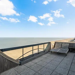 Penthouse App Met Imposant & Eindeloos Zeezicht Apartment